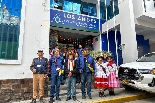 SBS VISITA CHALHUANCA Y COTARUSI