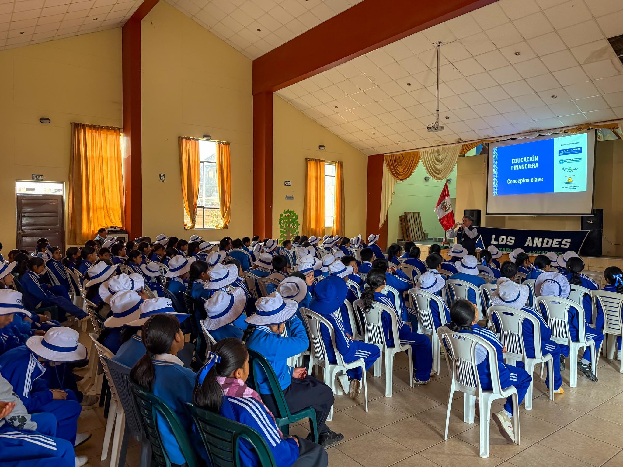 Cooperativa Los Andes fortalece la cultura del ahorro en estudiantes de Urubamba